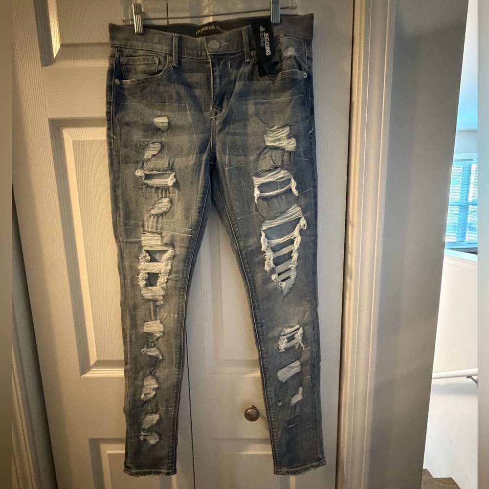 NWT Express Mid-Rise Distressed Legging Jeans Women’s 8R